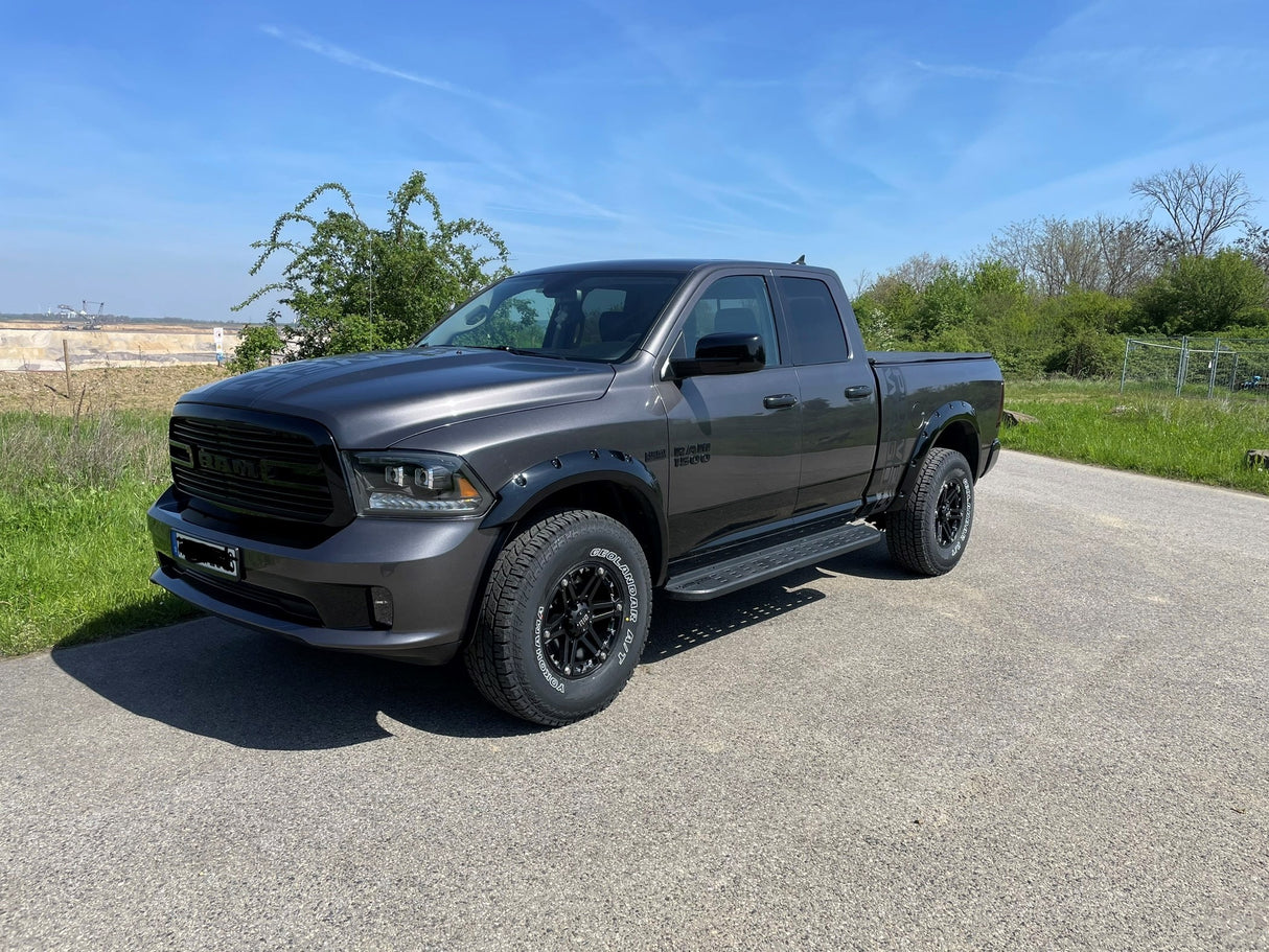 4x rims RID R01 9x17 ET10 5x139,7 + 4x tires BF Goodrich KO2 315/70/17