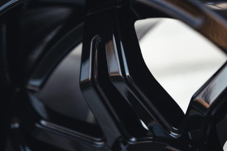 La Chanti LC-OF3 10J x 20 Zoll 6x135 ET-12 Gloss Black Milled