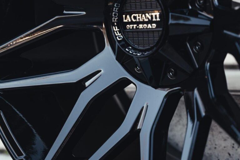 La Chanti LC-OF4 10J x 20 Zoll 6x135/139,7 ET-12 Glossy Black