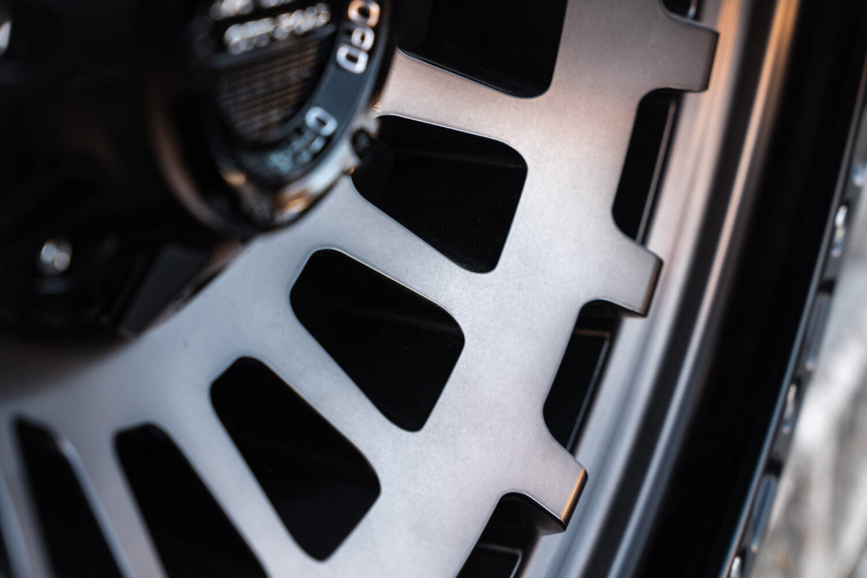 La Chanti LC-OF6 12J x 20 Zoll 6x135/139,7 ET-25 Matt Black/Bronze Face