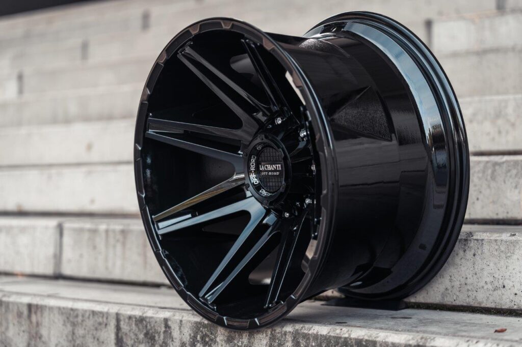 La Chanti LC-OF19 12J x 20 Zoll 6x135 ET-25 Matt Black