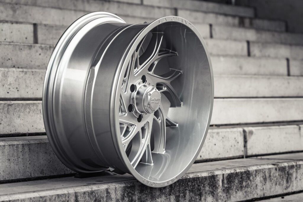 La Chanti LC-OF20 10J x 22 Zoll 6x139,7 ET12 Glossy Silver Milled