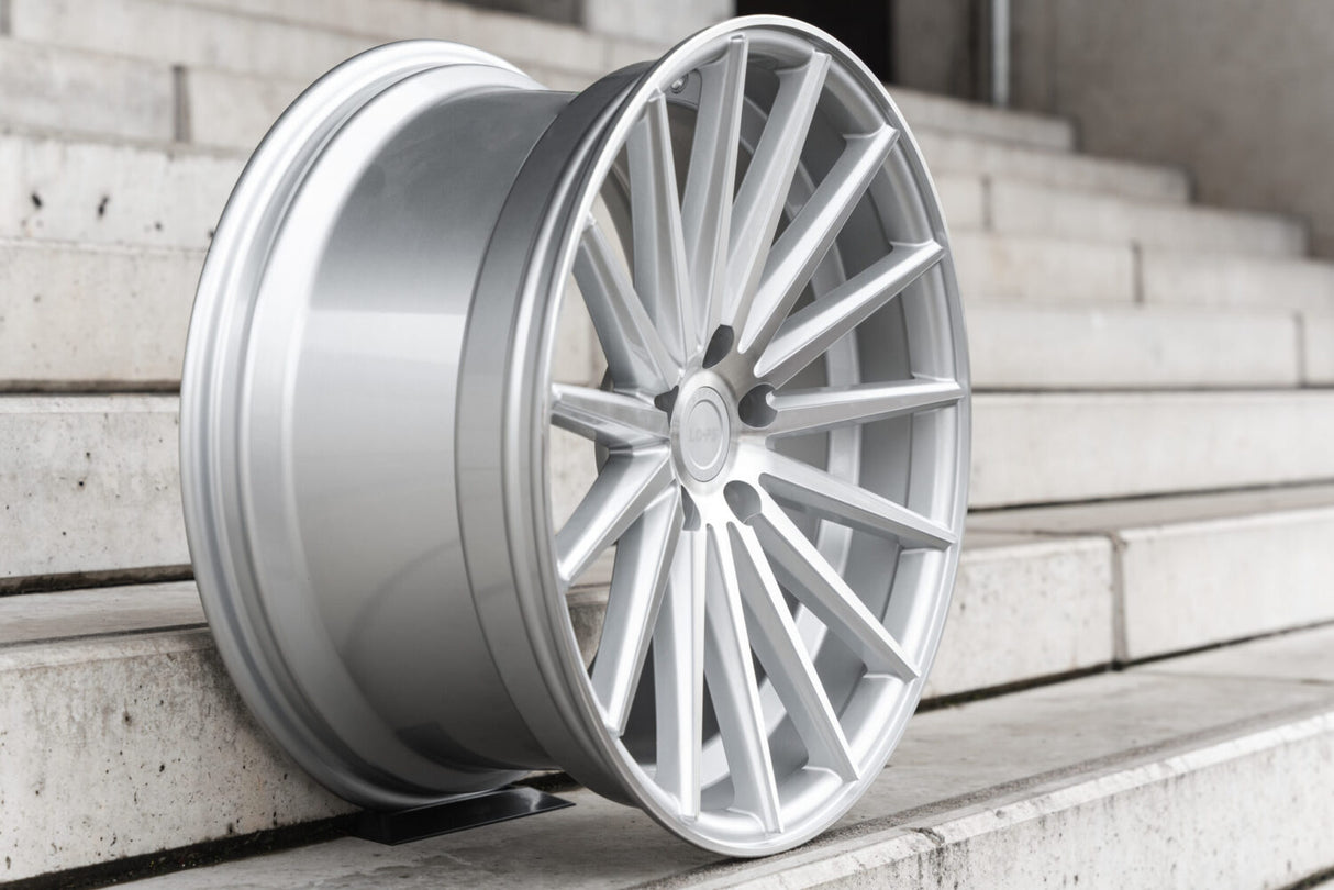 La Chanti LC-P5 9,5J x 19 Zoll 5x112 ET45 Machined Silver