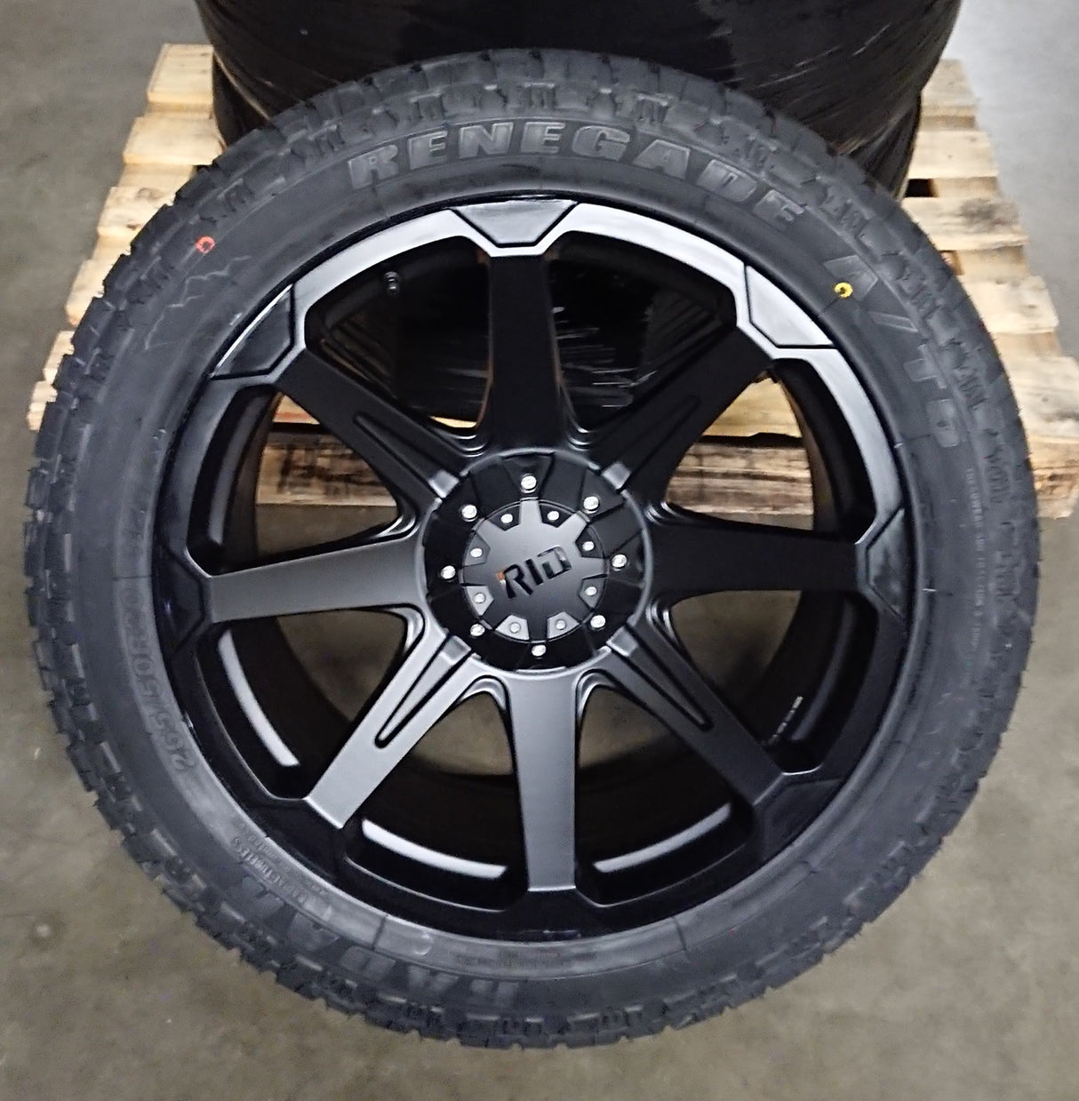 4x rims RID R05 9×20 ET20 6×139.7 + 4x tires Radar AT5 265/50/20
