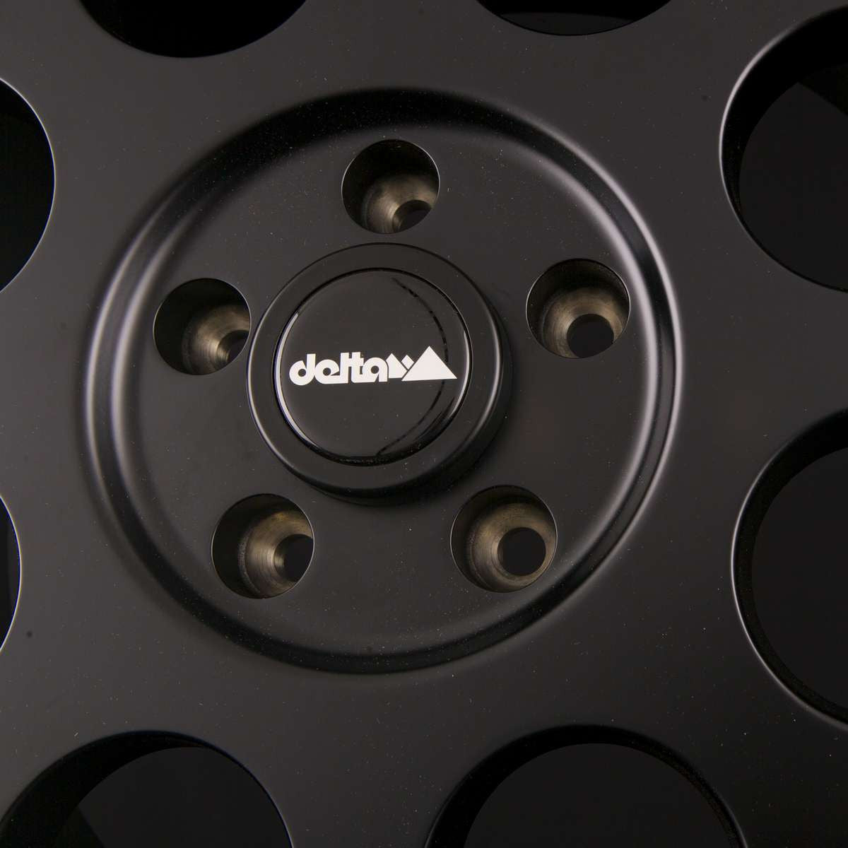 delta4x4 Klassik Alufelge 5x112 Schwarz Matt – Transit Connect