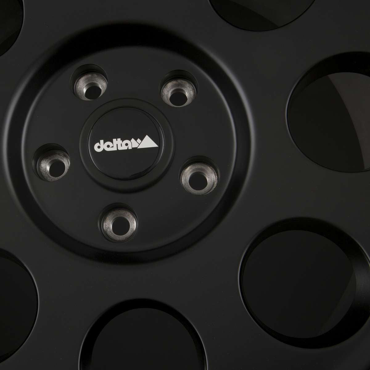 delta4x4 Klassik_B Alufelge 6x114,3 Schwarz Matt – X-Klasse