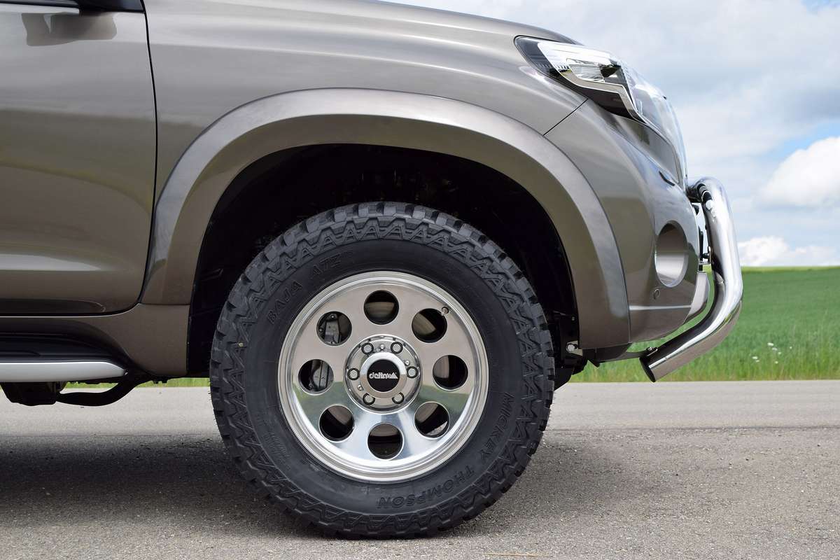 delta4x4 Frontschutzbügel Edelstahl – Toyota Land Cruiser (66IX)