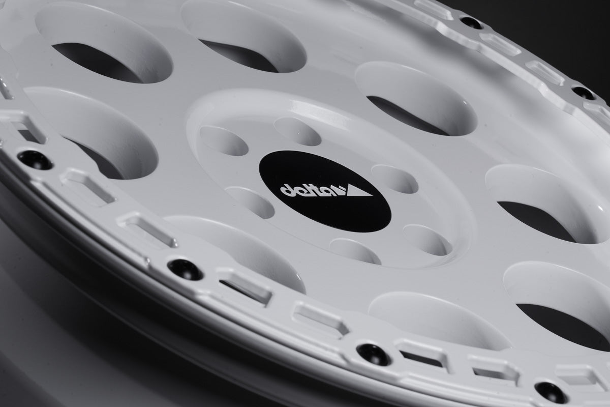 delta4x4 Klassik_B Rugged Ralley Edition weiss Alufelge 6x130 weiss glänzend – Sprinter
