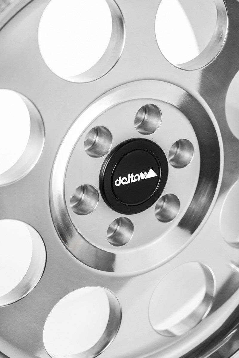 delta4x4 LegacyForged glanzpoliert Alufelge 6x114,3 Polished + Clearcoated – X-Klasse