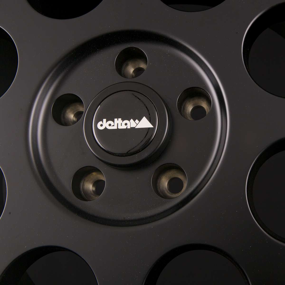 delta4x4 Klassik Alufelge 5x114,3 Schwarz Matt – Santa Fe MX5