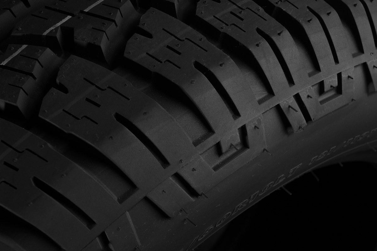 LODER AT#1 265/60R18 121/119S