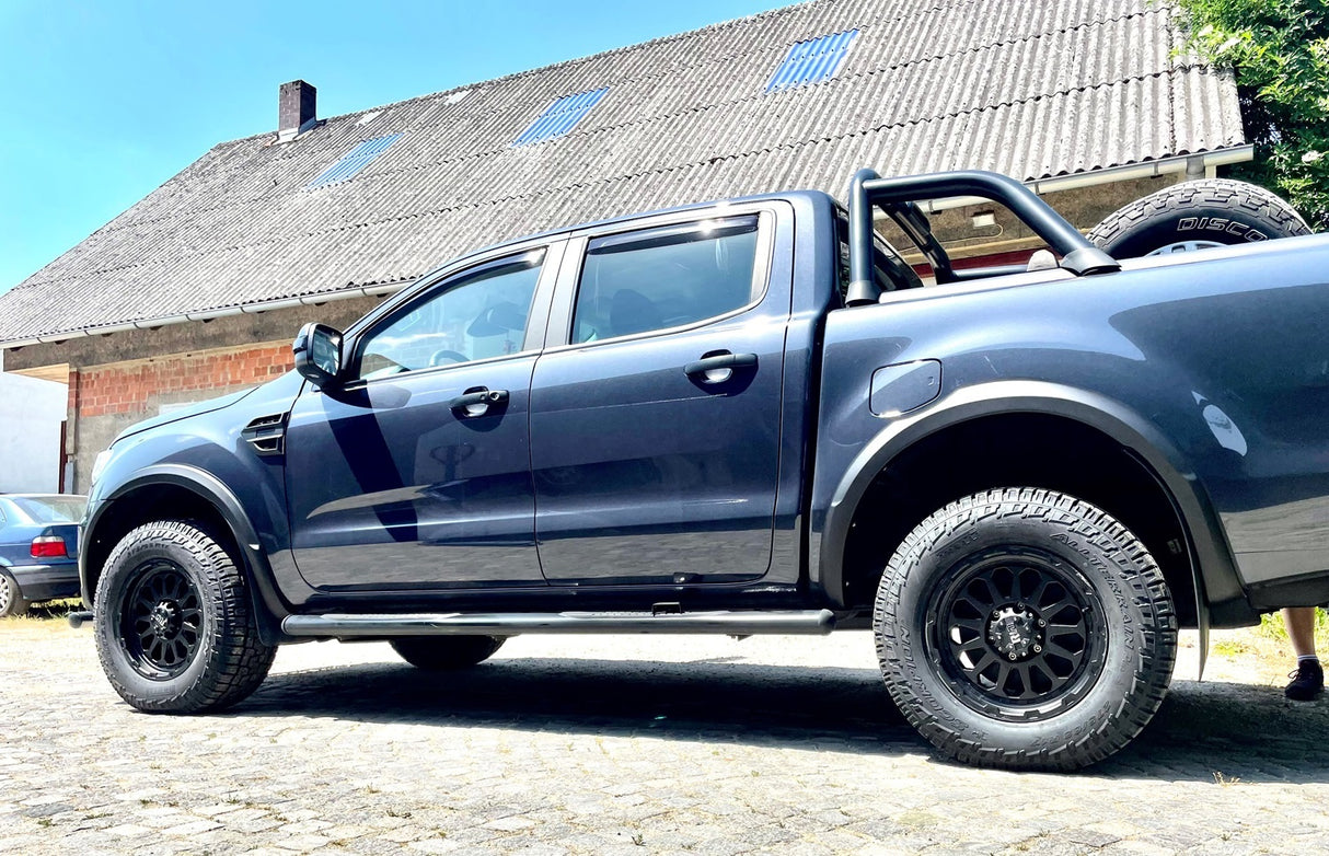 4x Felgen RID R07 9x17 ET10 6x139,7 + 4x Reifen Pirelli Scorpion AT+ 275/65/17