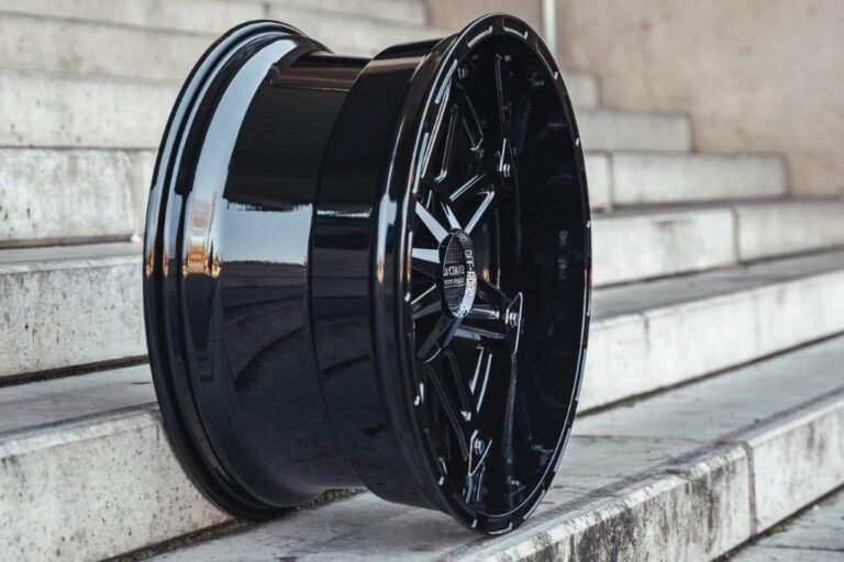 La Chanti LC-OF1 9J x 20 Zoll 6x135/139,7 ET0 Glossy Black Milled