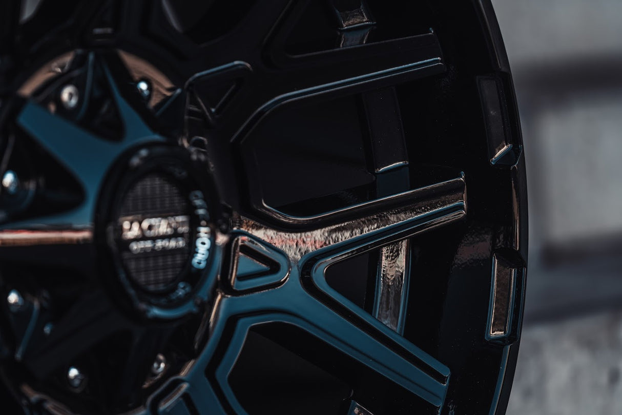 La Chanti LC-OF2 10J x 20 Zoll 6x135 ET-12 Glossy Black Machine Face