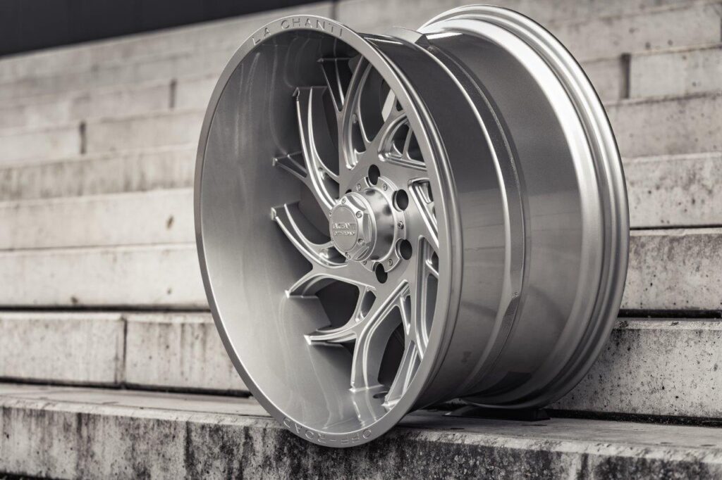 La Chanti LC-OF20 10J x 22 Zoll 6x135 ET12 Glossy Silver Milled