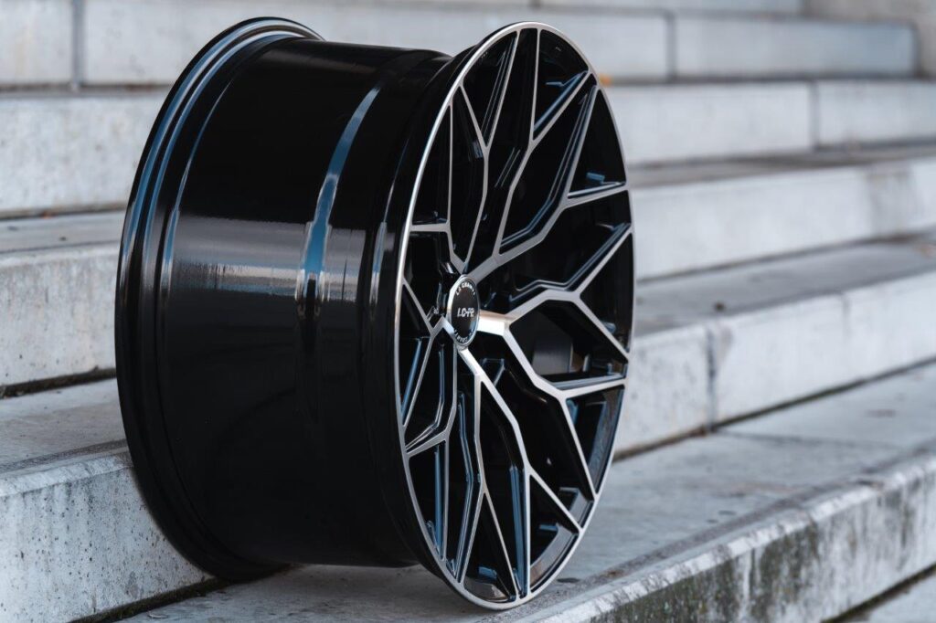 La Chanti LC-P2 9,5J x 19 Zoll 5x120 ET38 Machined Silver