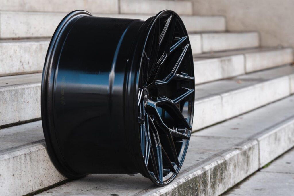 La Chanti LC-P2 8,5J x 19 Zoll 5x120 ET30 Glossy Silver