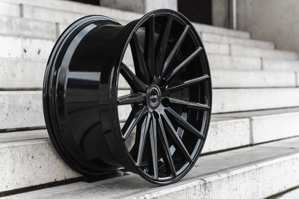La Chanti LC-P5 9,5J x 19 Zoll 5x112 ET45 Machined Black