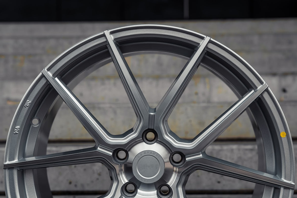 La Chanti LC-P6 8,5J x 19 Zoll 5x114,3 ET35 Machined Silver