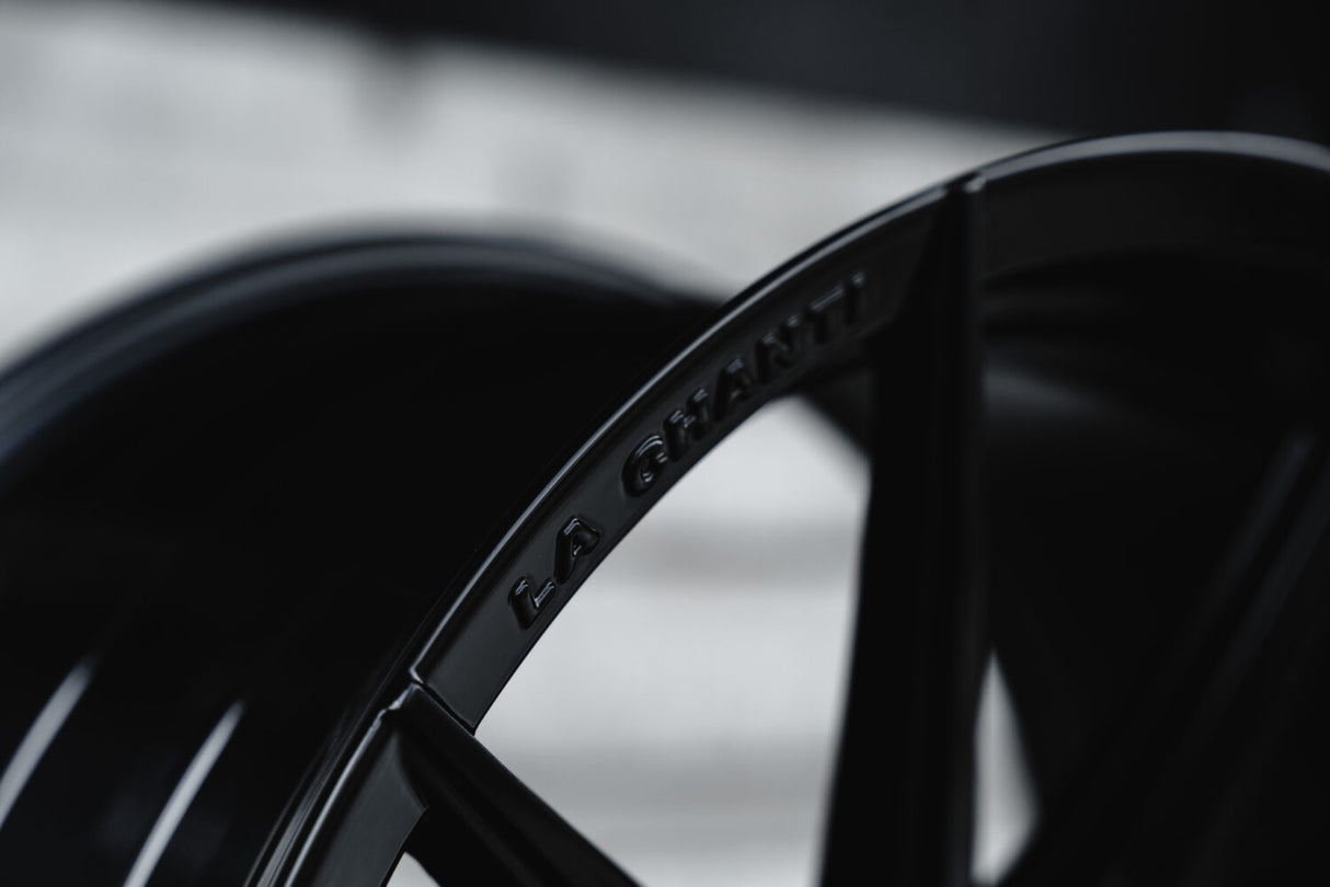 La Chanti LC-P18 8,5J x 20 Zoll 5x112 ET30 Glossy Black