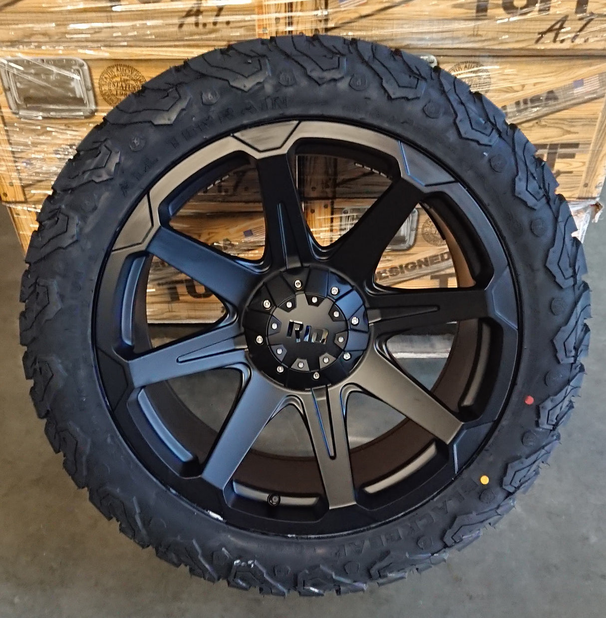 4x Felgen RID R05 9×20 ET20 6×139,7 + 4x Reifen Black Bear AT2 265/50/20