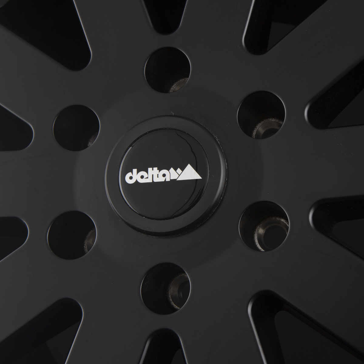 delta4x4 Hanma Alufelge 5x112 Schwarz Matt – Vito/Viano