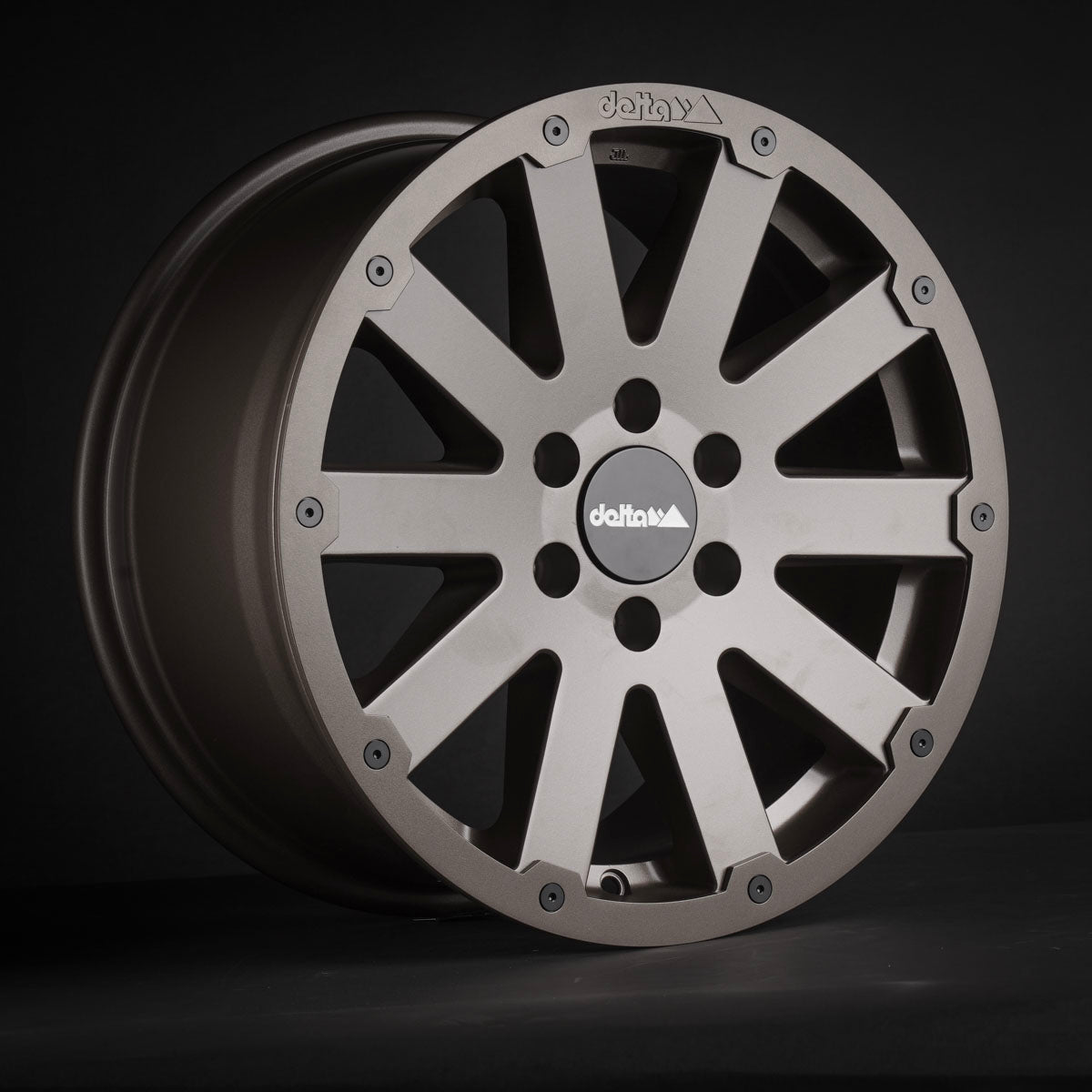 delta4x4 Hanma 17" Sahara Alufelge 6x120 Bronze Matt – Transit
