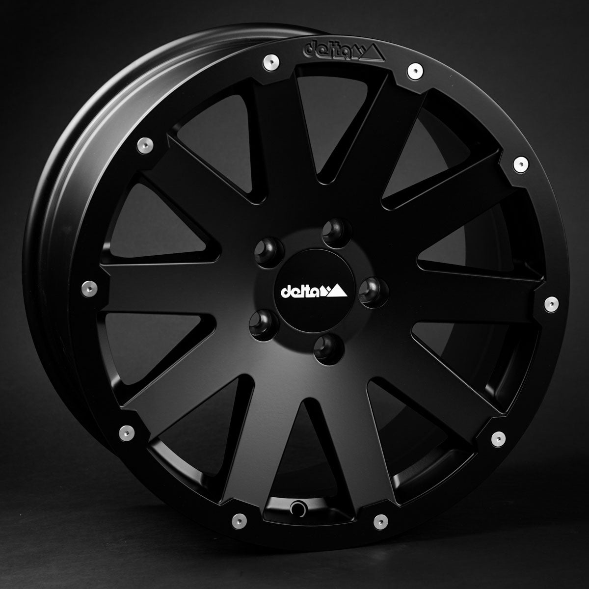 delta4x4 Hanma 18" Alufelge 6x130 Schwarz Matt – Grenadier