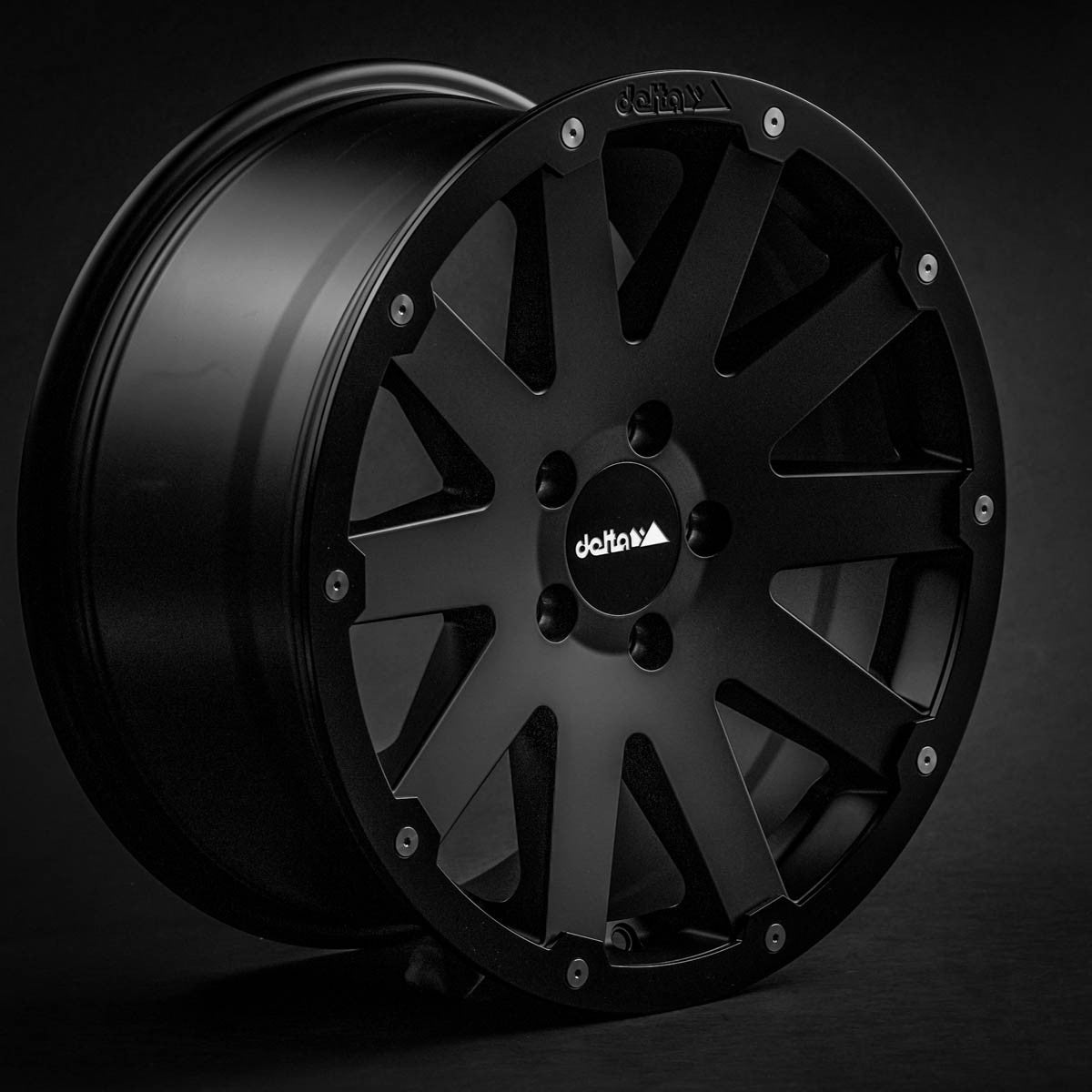 delta4x4 Hanma Alufelge 5x130 Schwarz Matt – Boxer 5/130