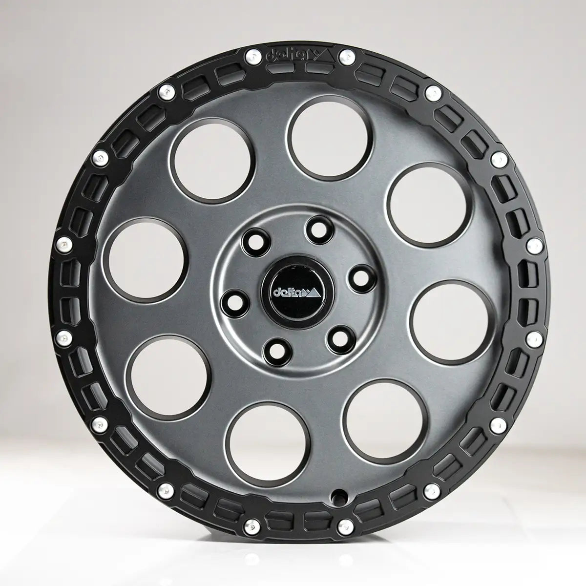 delta4x4 Klassik_B Rugged Alufelge 5x120 gun metal grey – T6