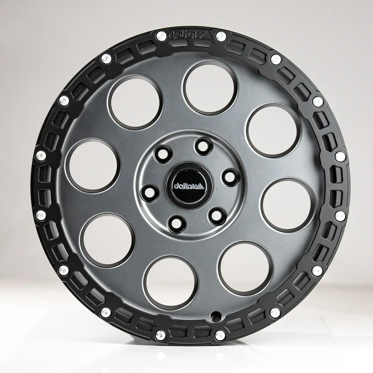 delta4x4 Klassik_B Rugged Alufelge 5x120 gun metal grey – T6