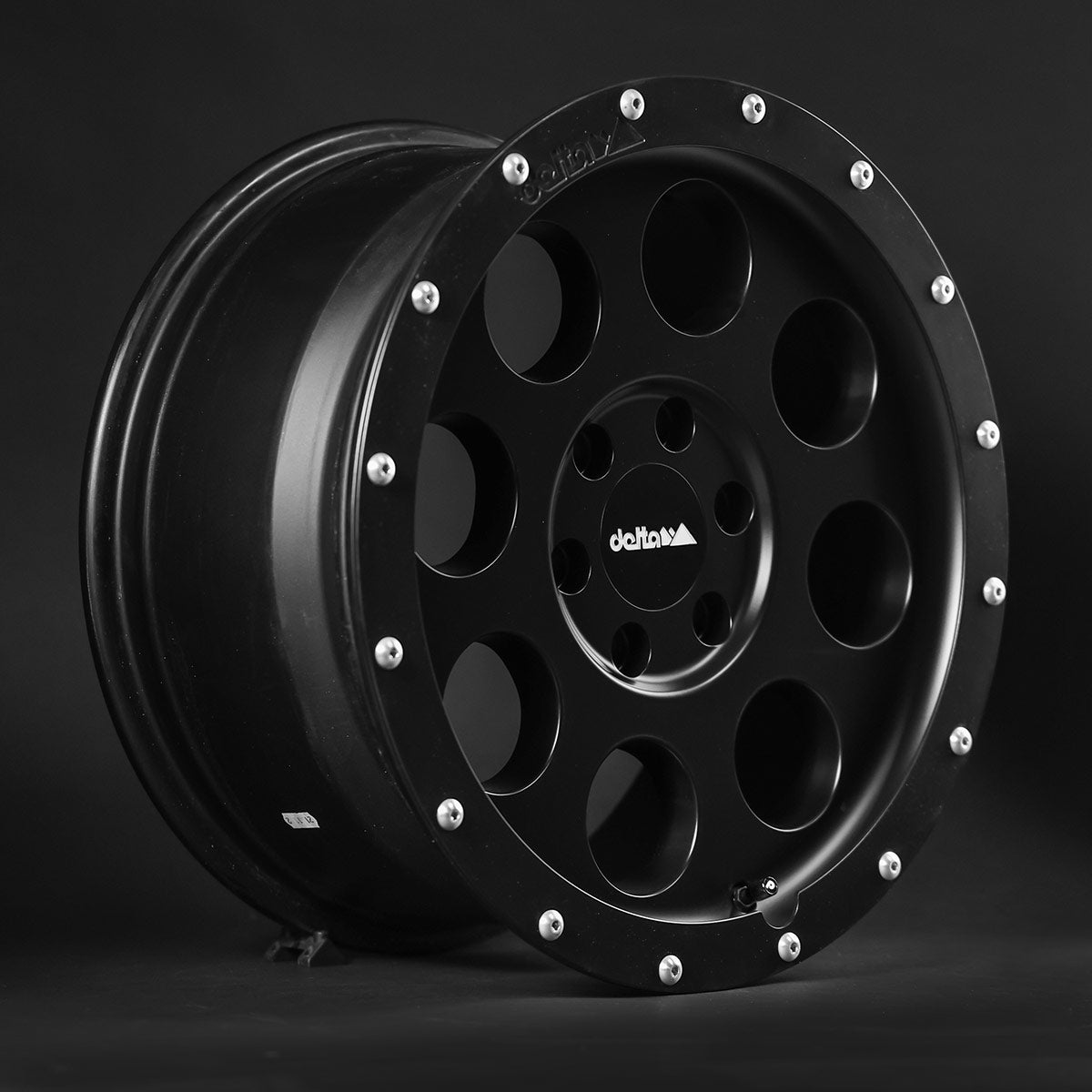 delta4x4 Klassik_B Alufelge 6x120 Schwarz Matt – Transit/Tourneo Custom NXN, schwarzer Ring