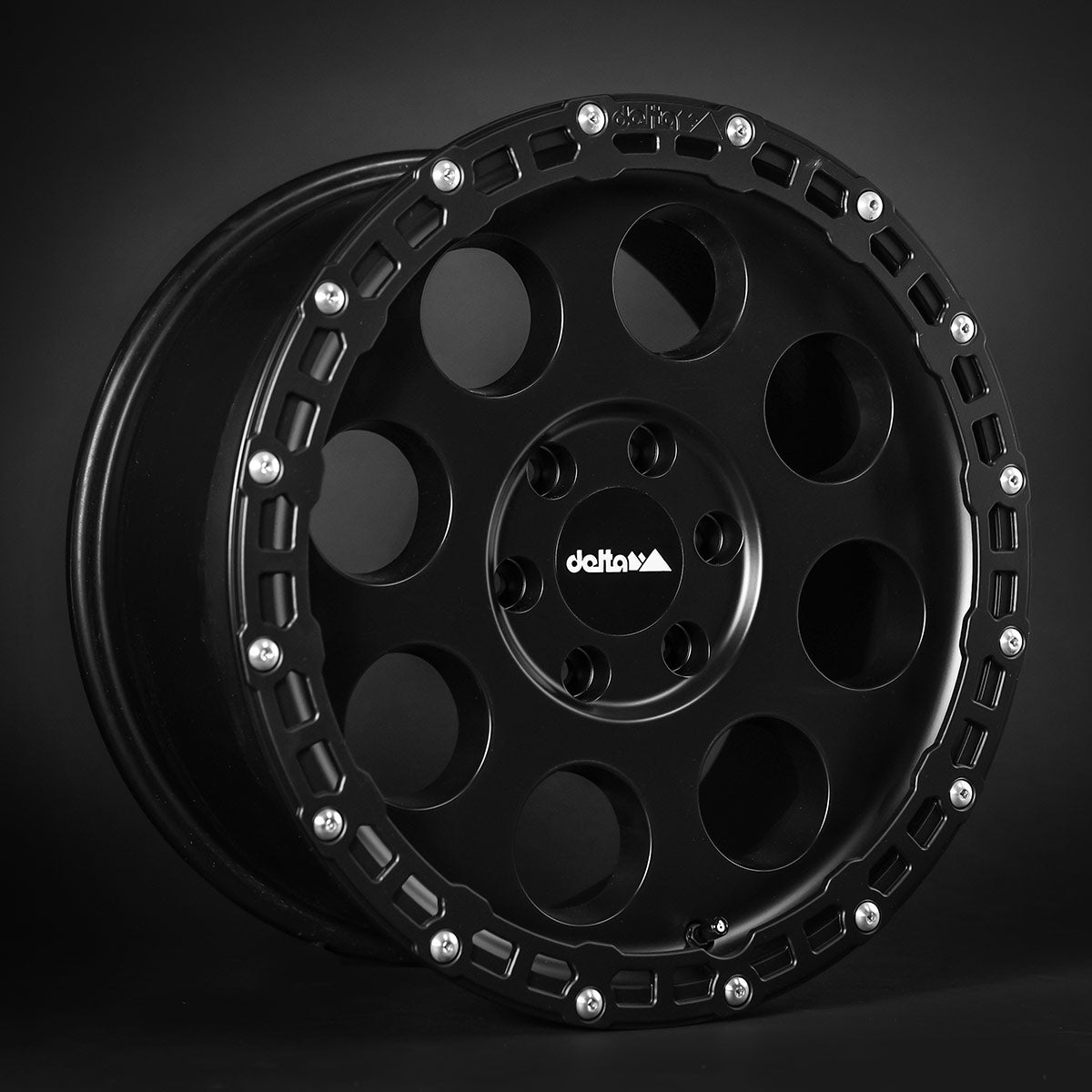 delta4x4 Klassik_B Rugged Alufelge 5x165,1 Schwarz Matt – Defender 90/110