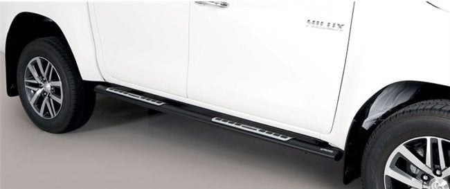 delta4x4 Seitenbügel oval schwarz – Toyota Hilux An1P